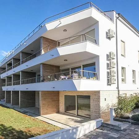 Apartament 3 Bedroom Cozy In *