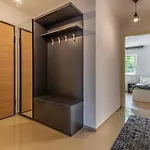 3 Bedroom Cozy In Apartman *