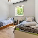 3 Bedroom Cozy In