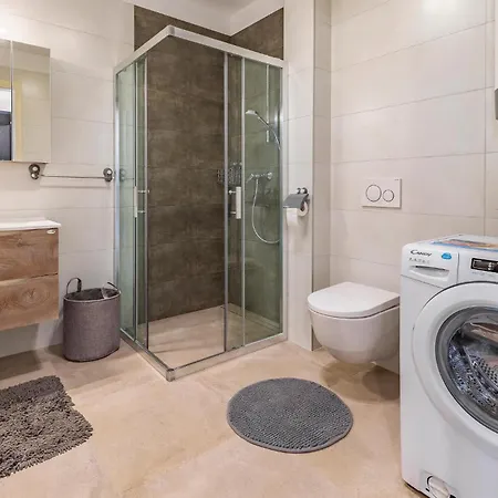 3 Bedroom Cozy In Pula